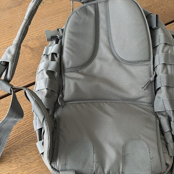 5.11 tactical sling bag gray unused - Picture 7 of 10